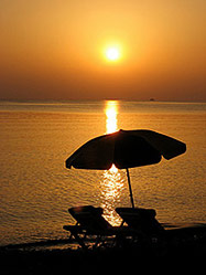 L'alba dalla spiaggia di Kos